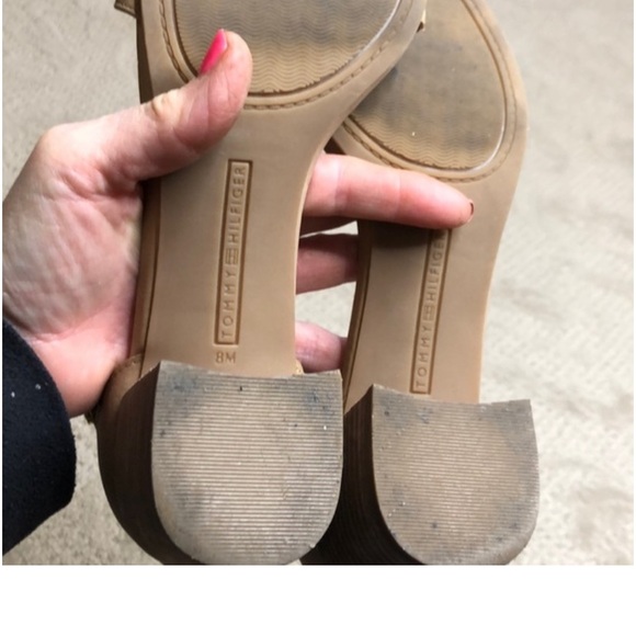 Tommy Hilfiger back zip stacked heels - Picture 6 of 6